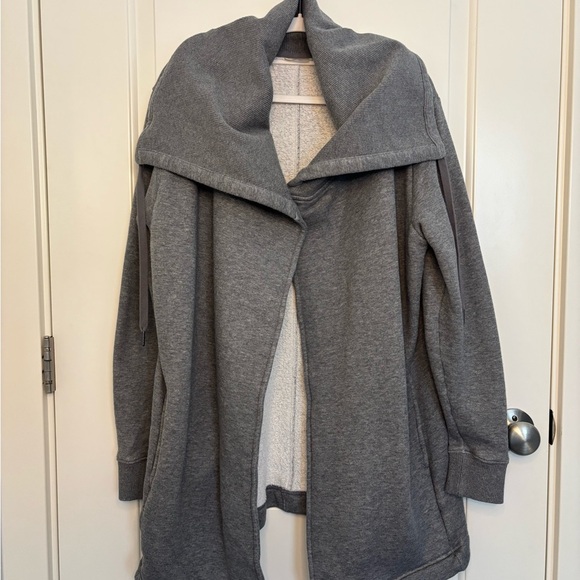 Zella Gray Open Front Wrap - Picture 2 of 9